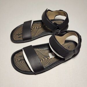 BRAND NEW sensus Yin Sandal